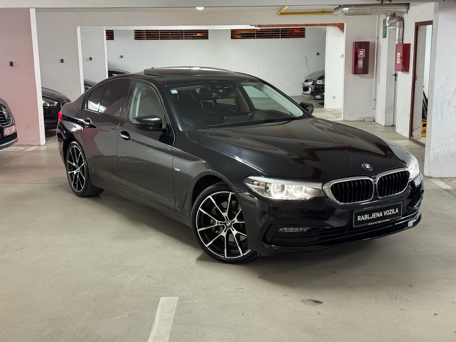 BMW 530d Xdrive Msport SIBER KAMERA AMBILIGHT, pogled izvana - slika 1