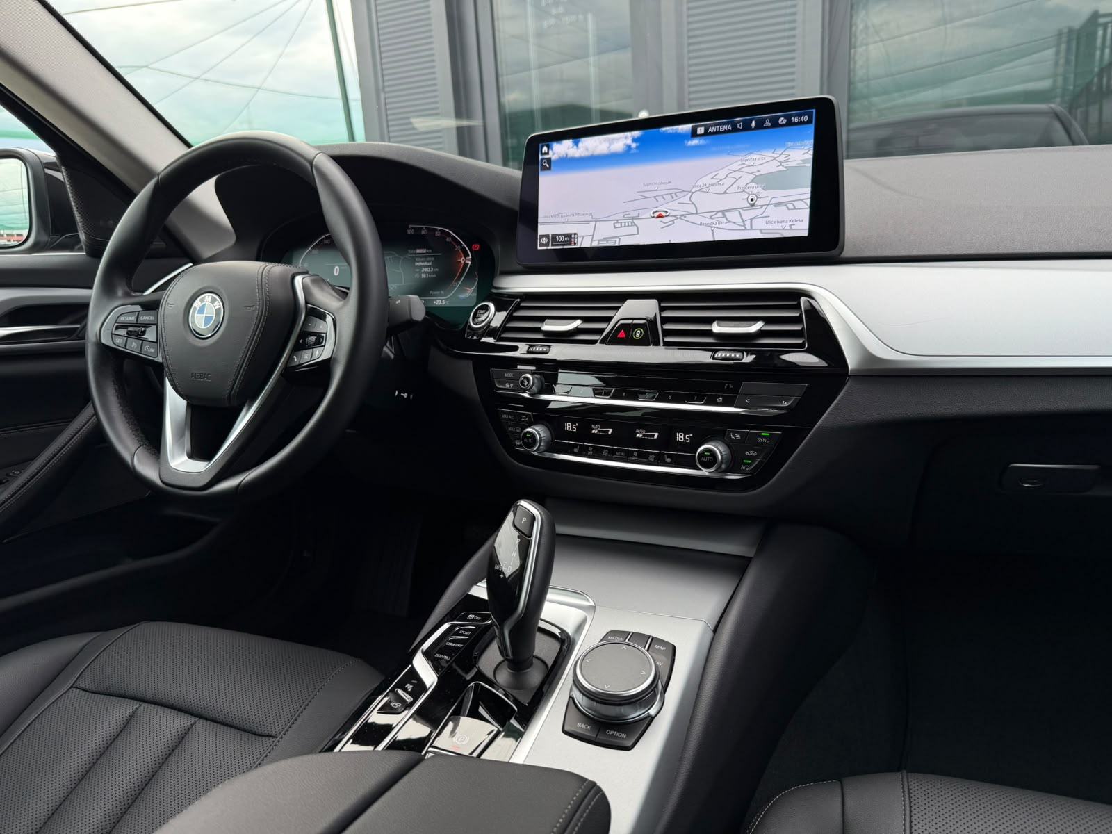 BMW 530d xDrive °VIRTUAL°KOŽA°NAVI°JAMSTVO 12MJ°LEASING BEZ UČEŠĆA°, fotografija 10