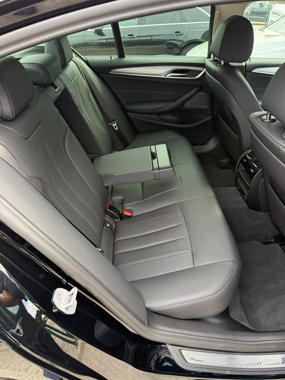 BMW 530d xDrive °VIRTUAL°KOŽA°NAVI°JAMSTVO 12MJ°LEASING BEZ UČEŠĆA°, fotografija 15
