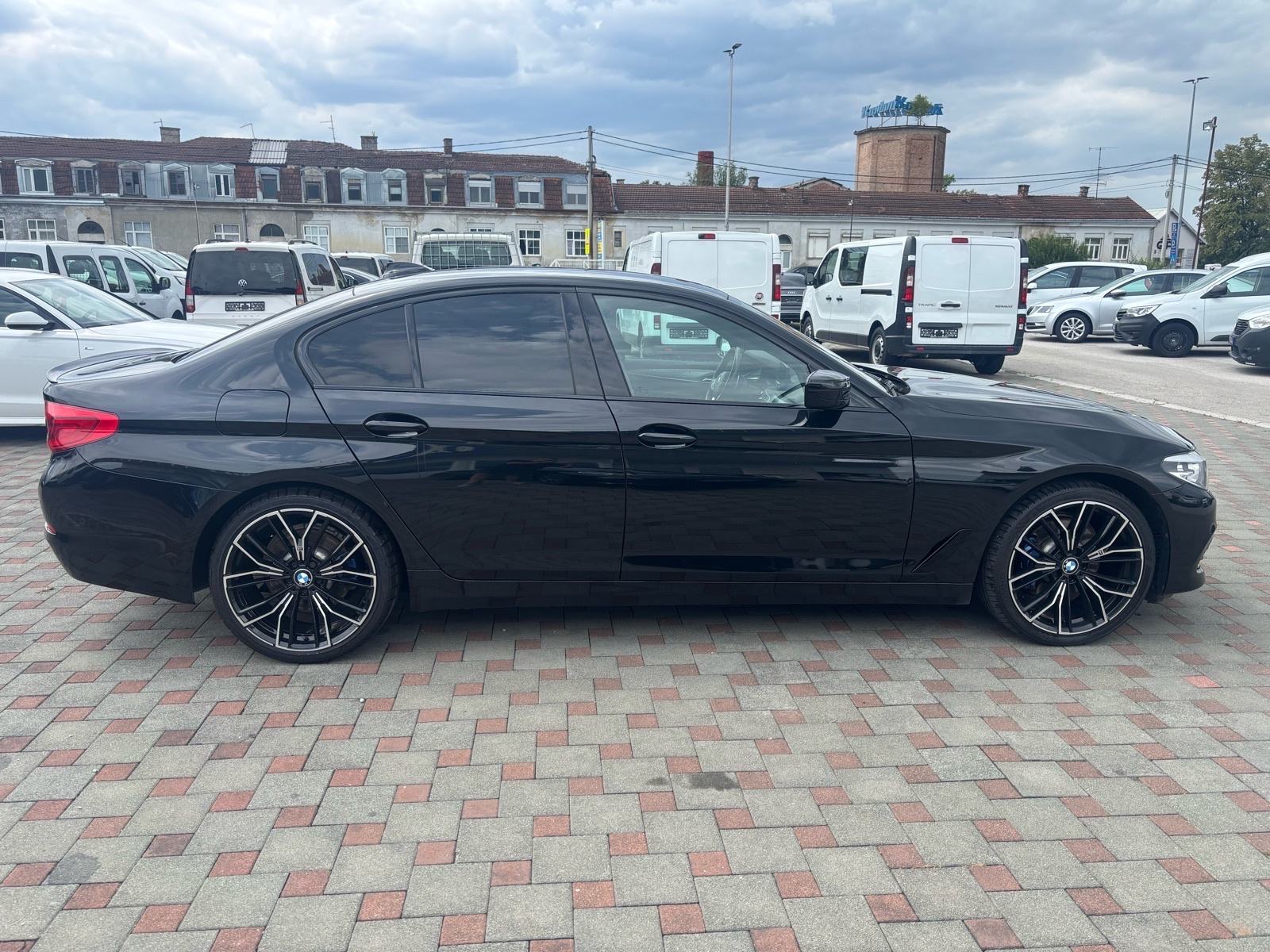 BMW 530e Aut iPerf/SpL/Nav/Virt/LED/Kam/Temp/GrSj/MrK/LaAs/HaKa/20'', fotografija 4