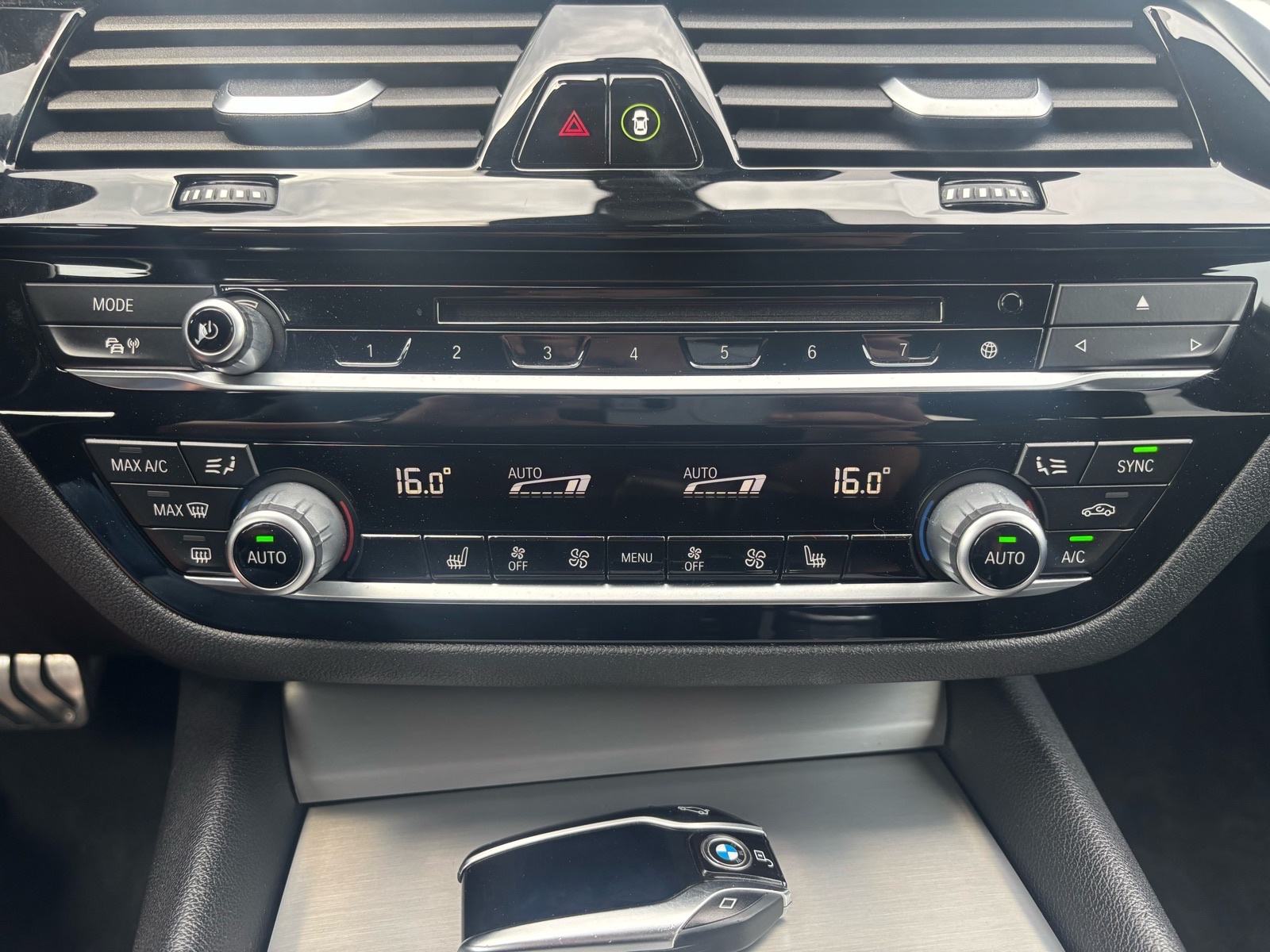 BMW 530e Aut iPerf/SpL/Nav/Virt/LED/Kam/Temp/GrSj/MrK/LaAs/HaKa/20'', fotografija 18
