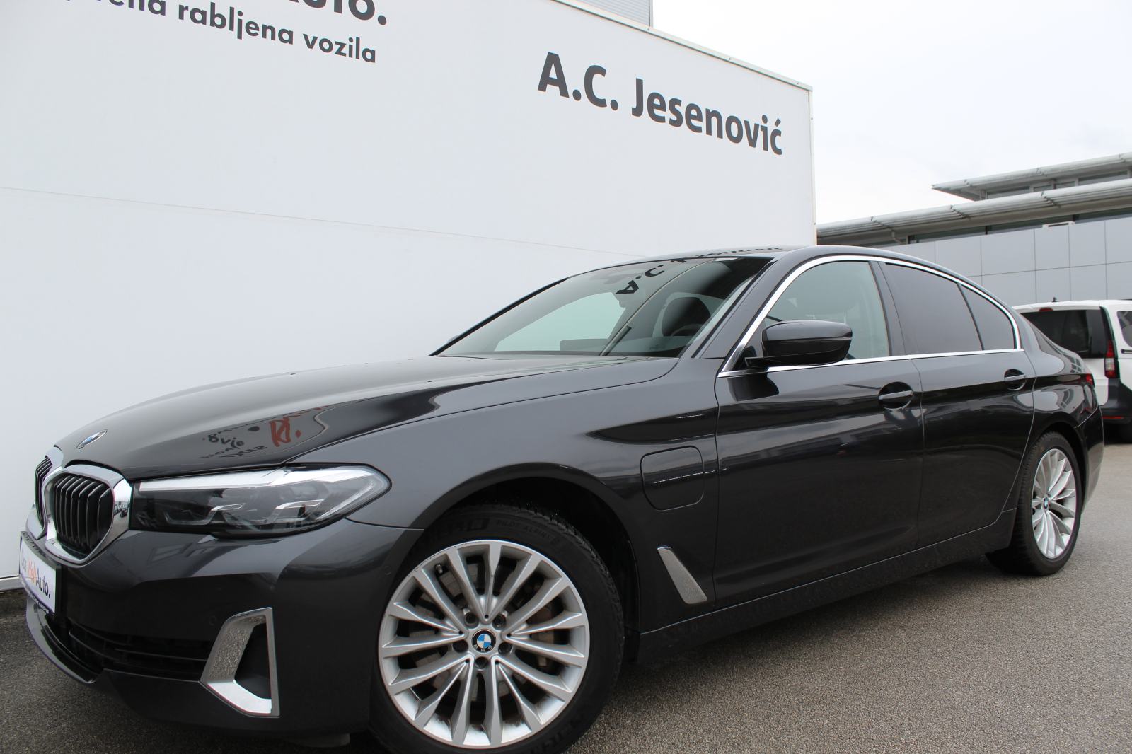 BMW 530e iPerformance Aut., fotografija 7