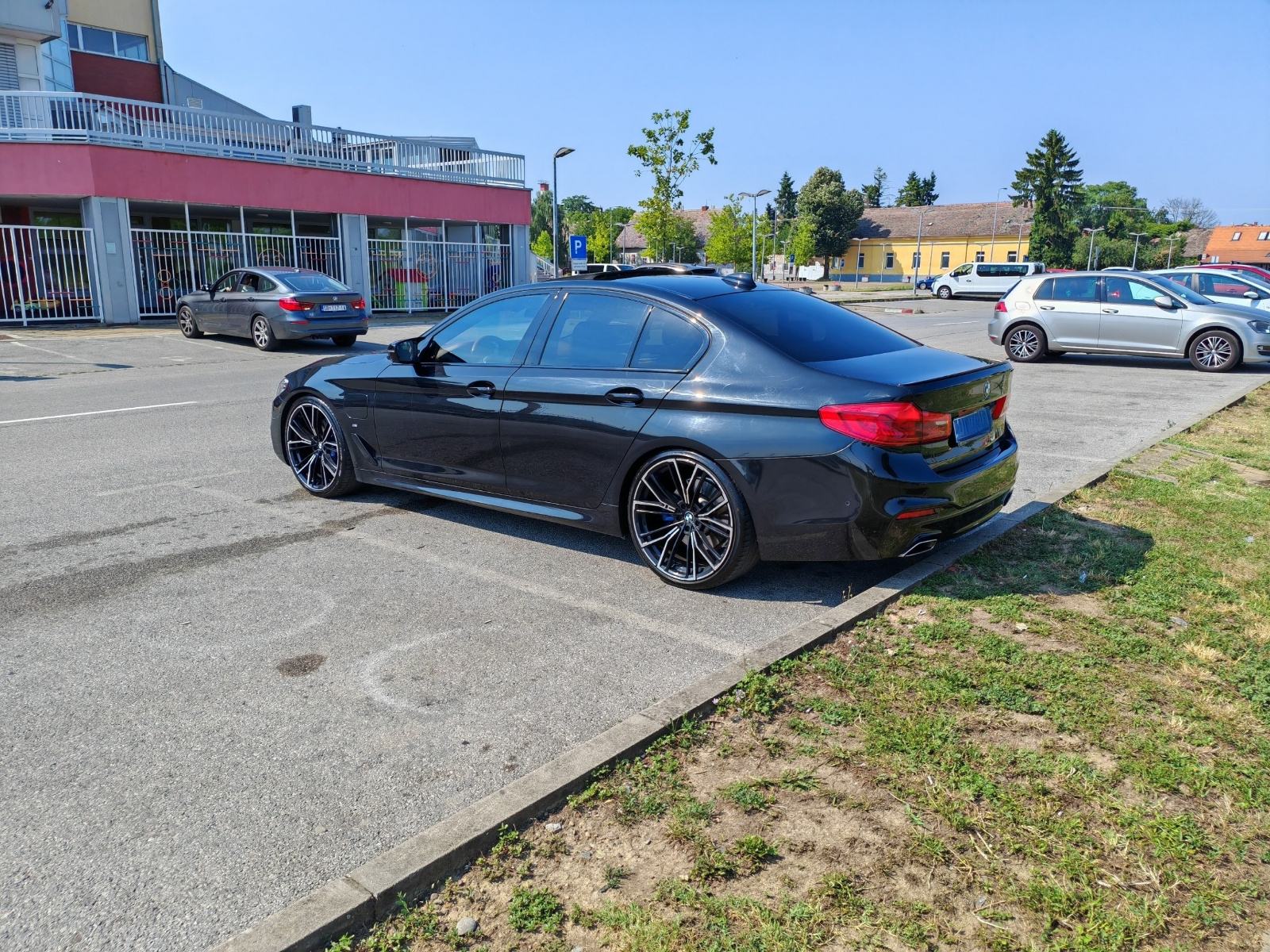 BMW 530e iPerformance,M-paket,alu 21",moguca zamjena, fotografija 6