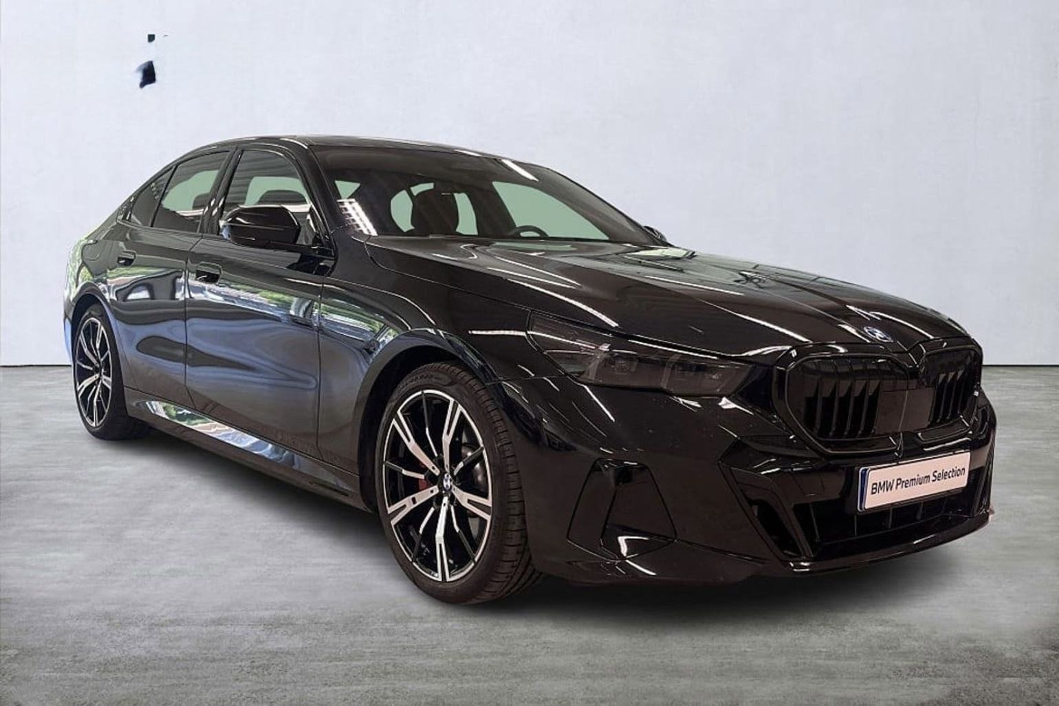 BMW 530e M Pro Sport, Iconic Glow, B&W, Pano, Koža, U sustavu PDV-a, pogled izvana - slika 3