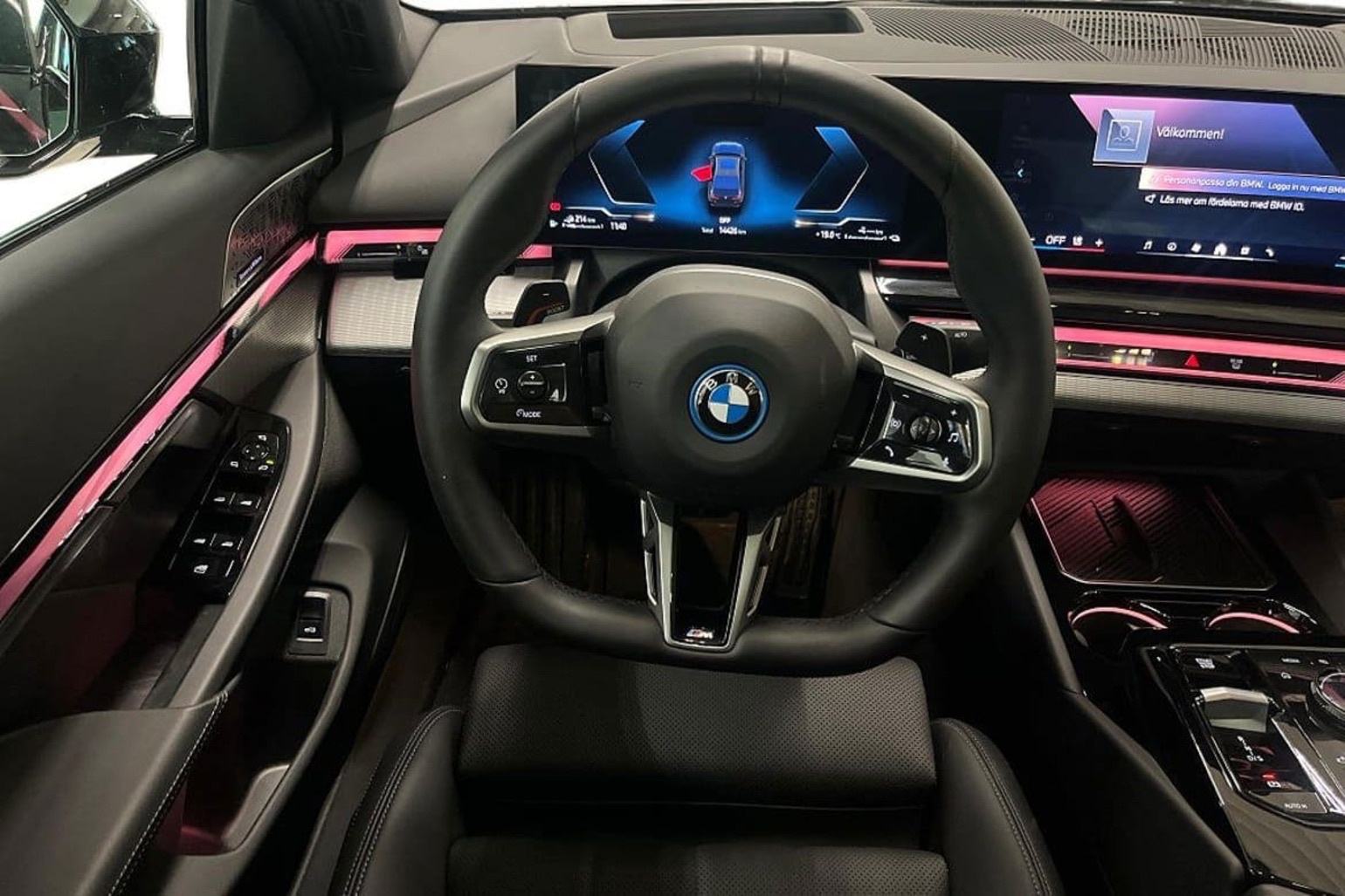 BMW 530e M Pro Sport, Iconic Glow, B&W, Pano, Koža, U sustavu PDV-a, fotografija 9