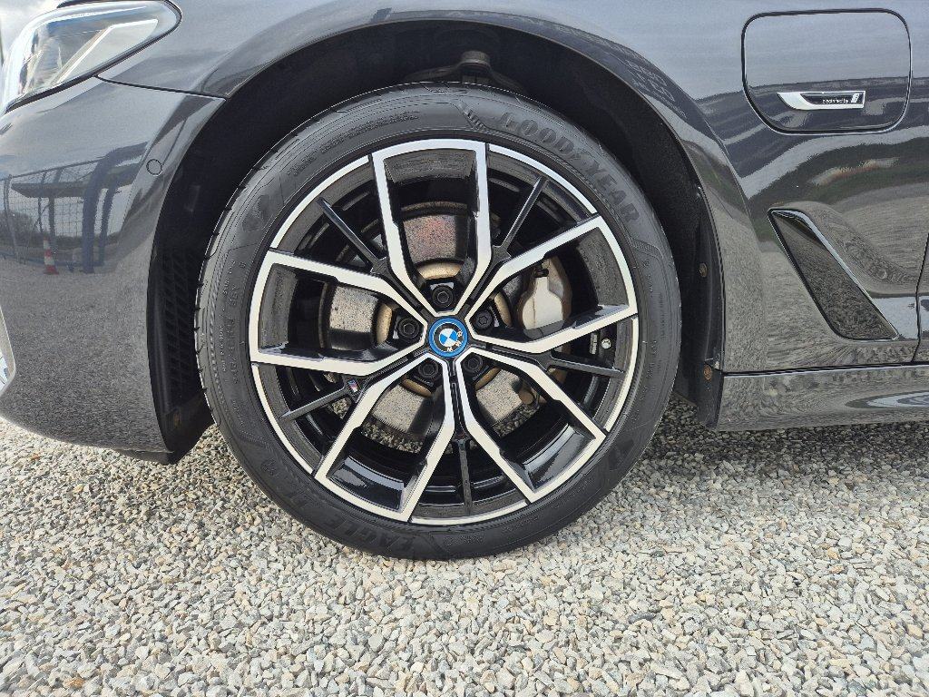 BMW 530e M SPORT,LASER FAROVI,VIRTUAL,ALU 19¨,KAMERA,AUTOMATIK, fotografija 19