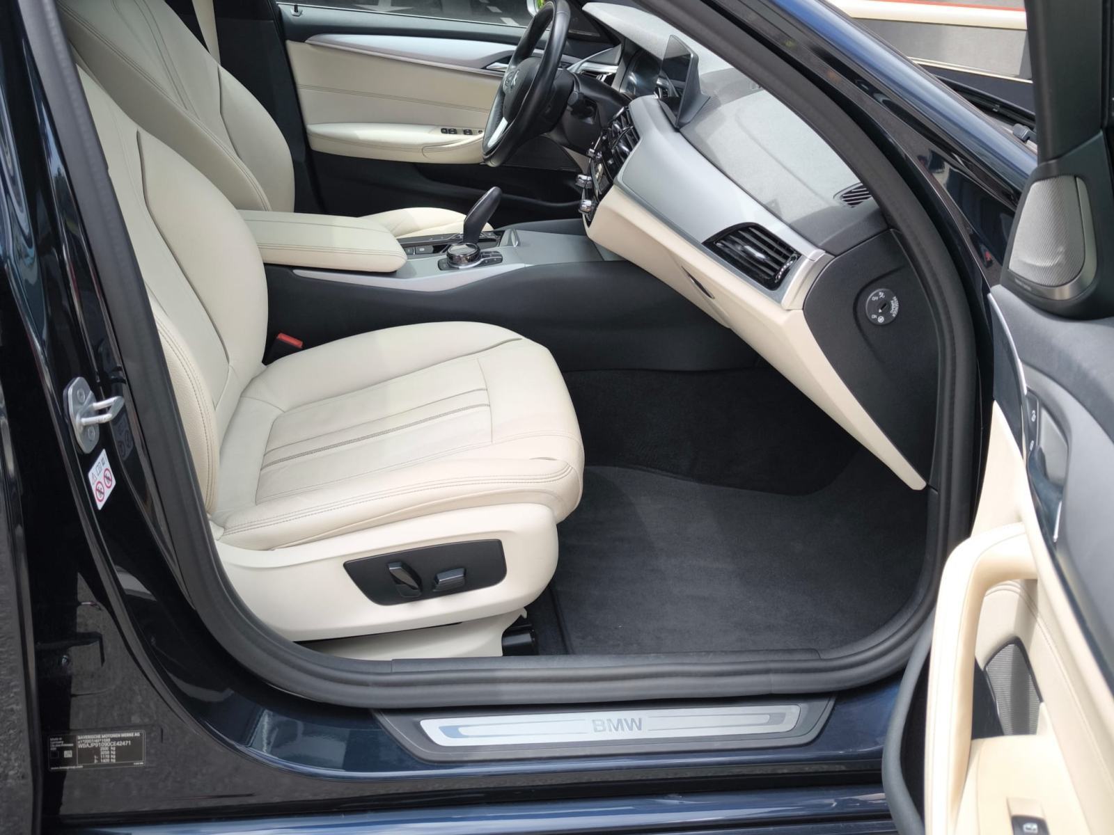 BMW 530e xDrive, virtual kokpit, radar, koža, Harman-Kardon, kasko, fotografija 11