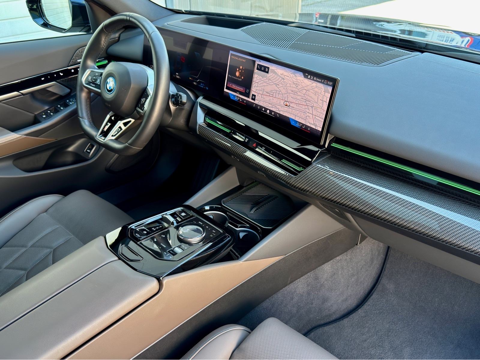 BMW 530e XDrive Touring, fotografija 10