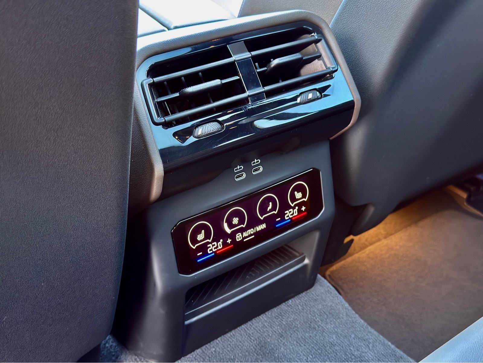 BMW 530e XDrive Touring, fotografija 16