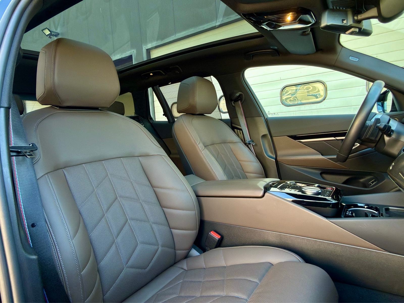 BMW 530e XDrive Touring, fotografija 8
