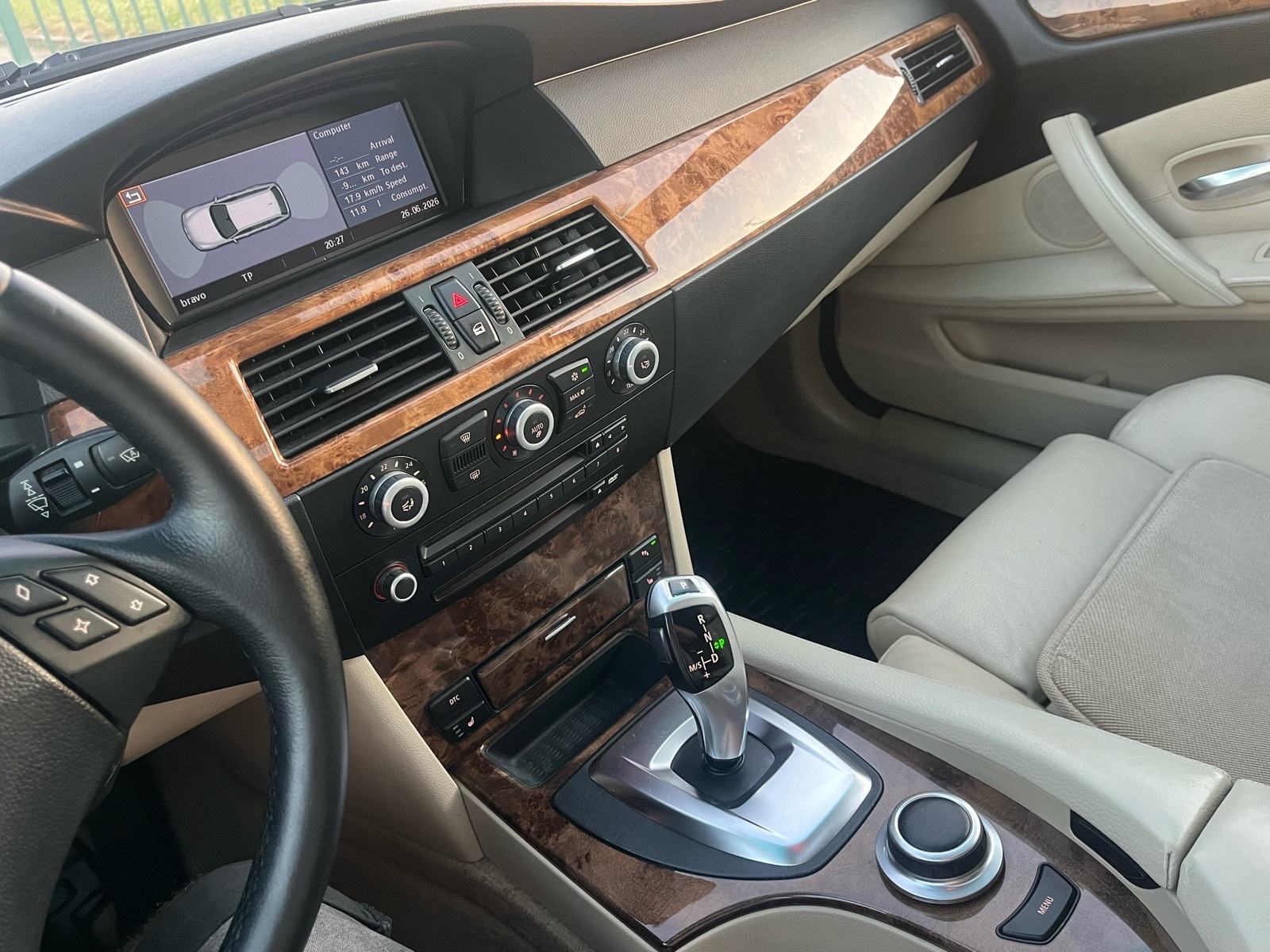 BMW 530xd LCI Automatik ( zamjena ) Panorama Koža Navi Bi-Xenon Pdc, fotografija 15