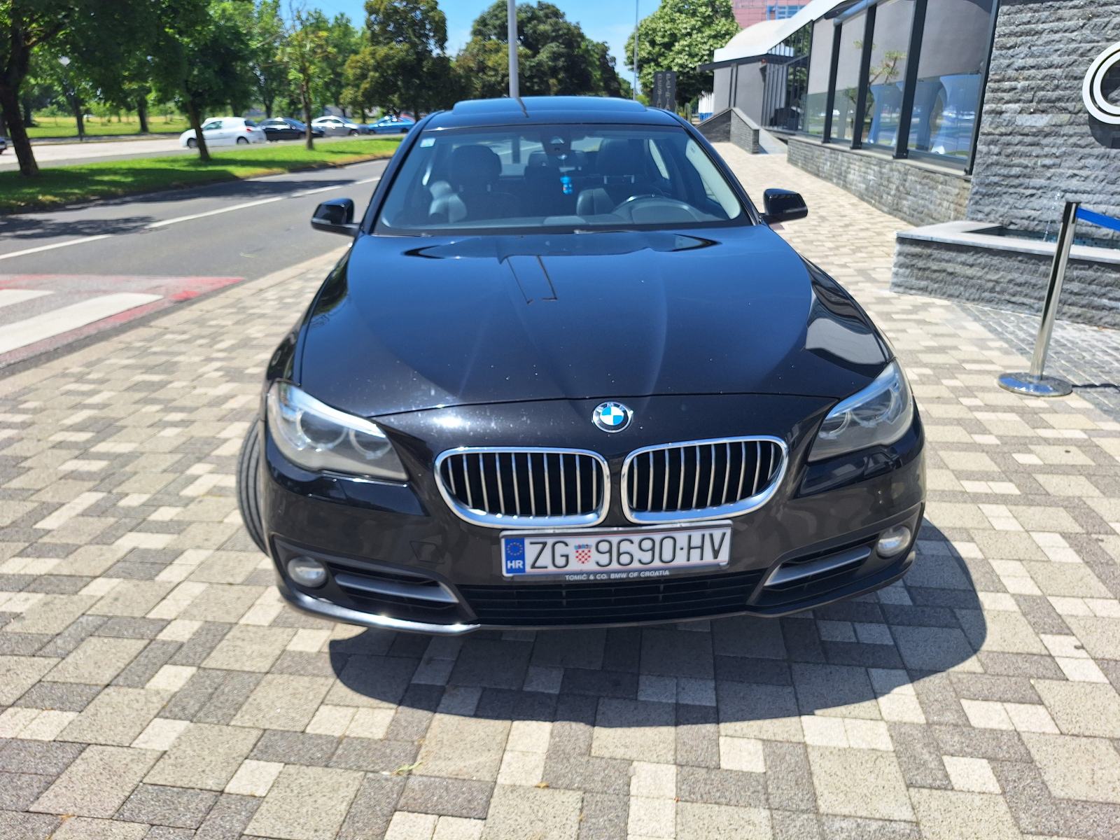 BMW 530xd, šiber, koža, LED,kao nov, zamjena, fotografija 2