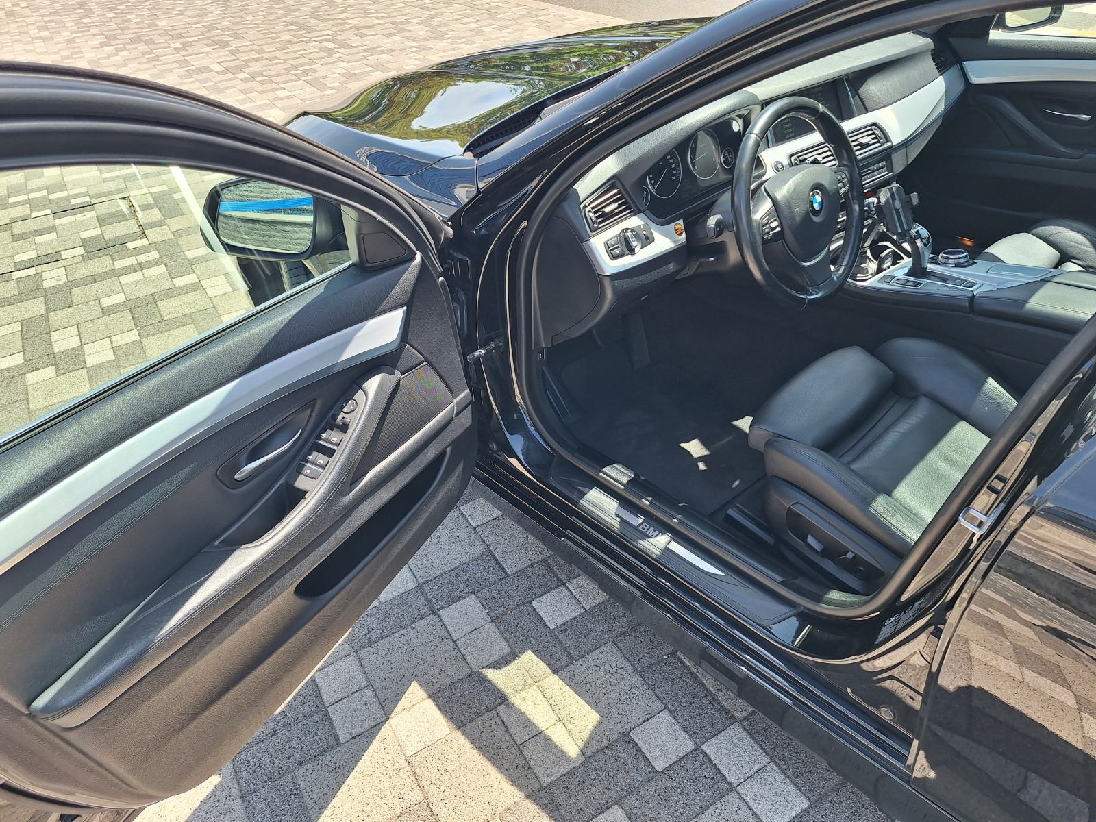 BMW 530xd, šiber, koža, LED,kao nov, zamjena, fotografija 10
