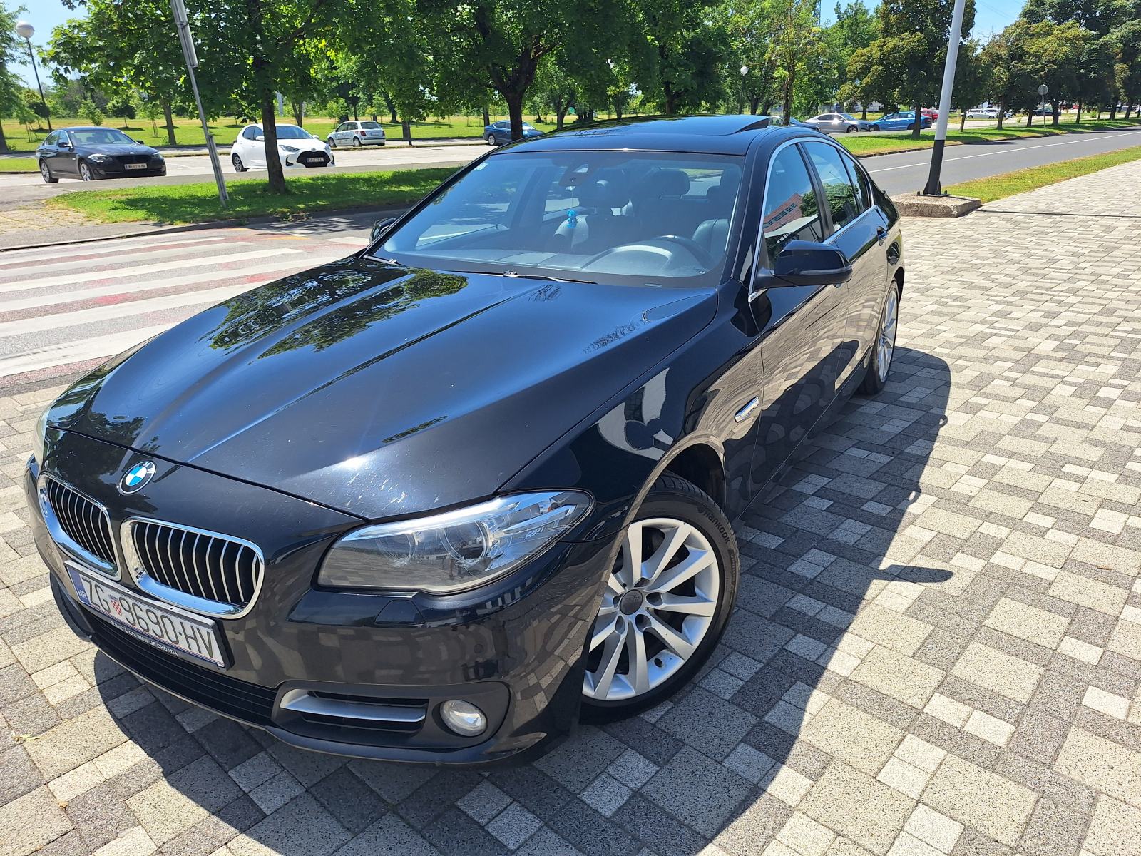 BMW 530xd, šiber, koža, LED,kao nov, zamjena, fotografija 3