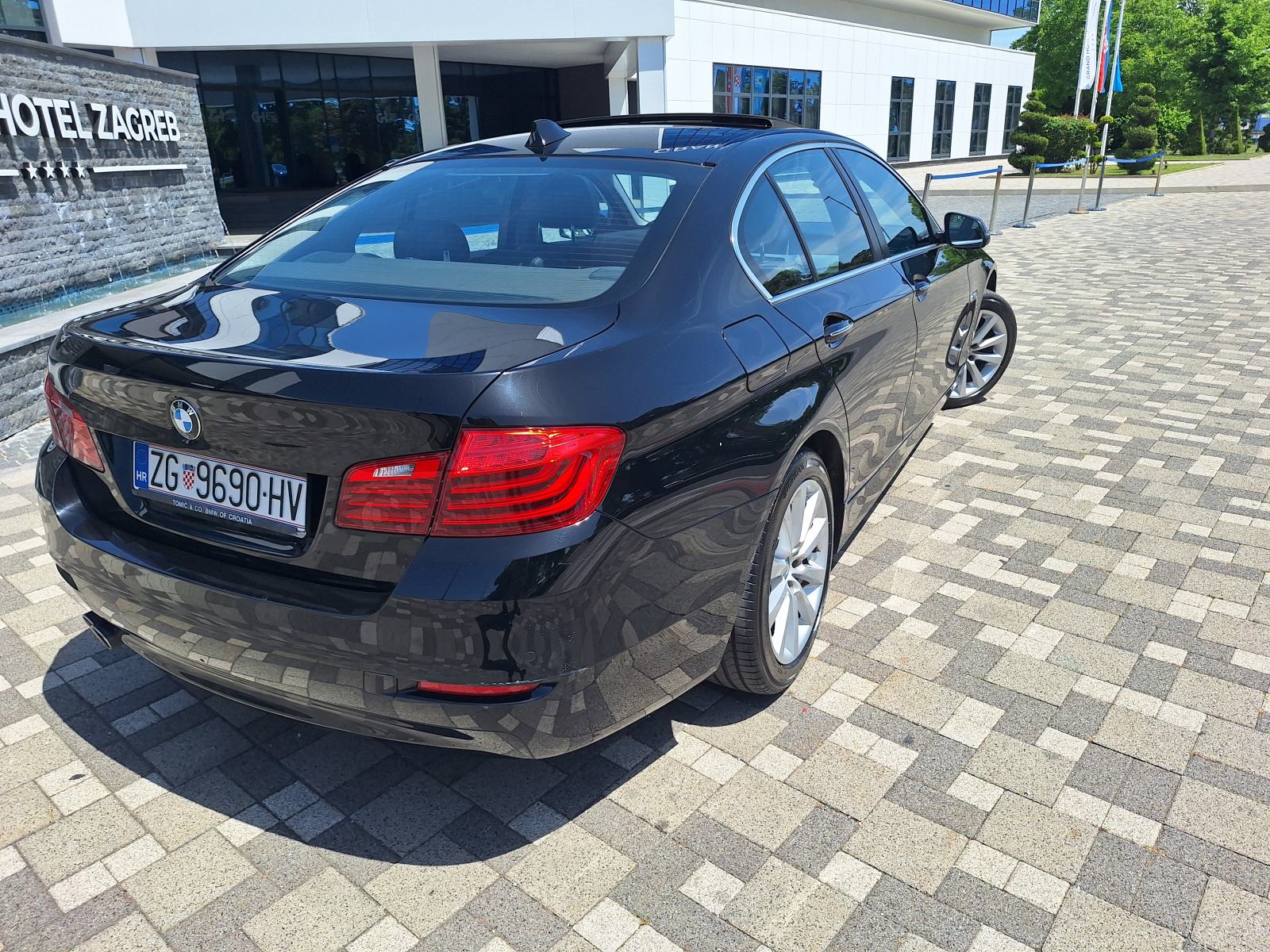 BMW 530xd, šiber, koža, LED,kao nov, zamjena, fotografija 6