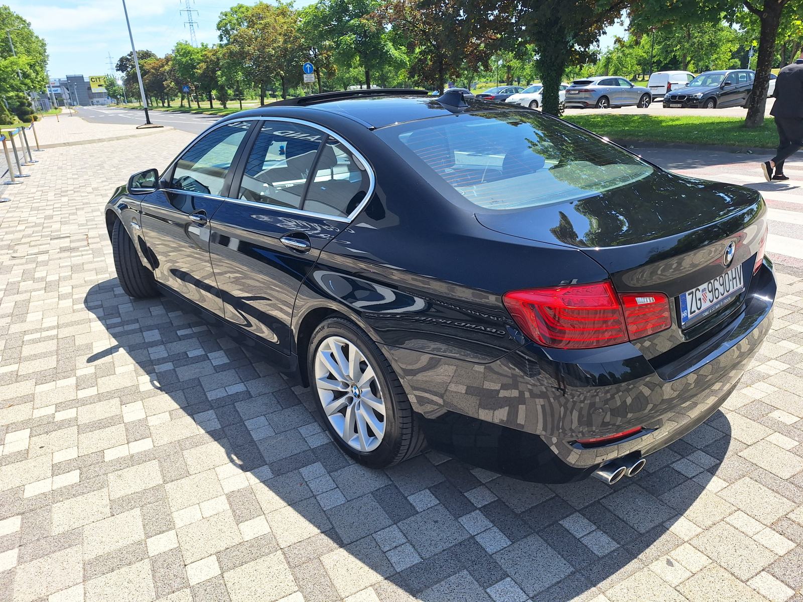 BMW 530xd, šiber, koža, LED,kao nov, zamjena, fotografija 5