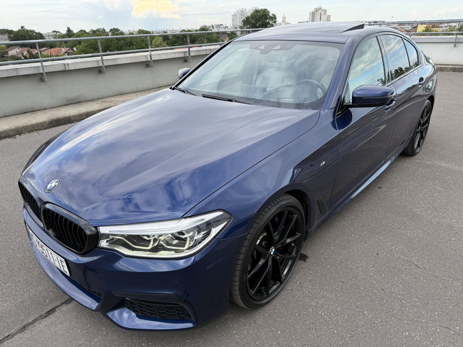 BMW 530xDrive M Individual | Merino | HUD | Webasto | HK | Šiber, pogled izvana - slika 1