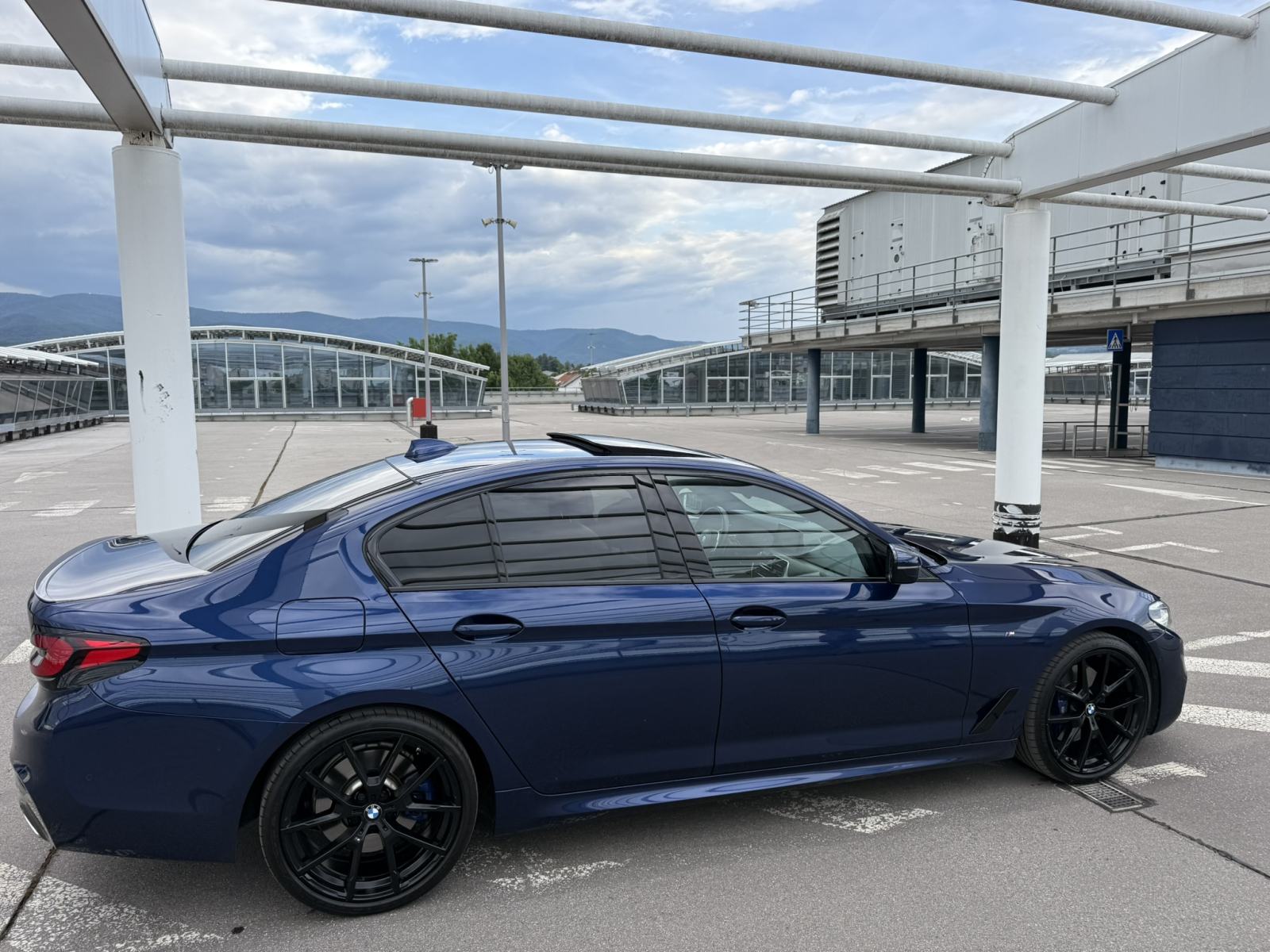 BMW 530xDrive M Individual | Merino | HUD | Webasto | HK | Šiber, fotografija 7