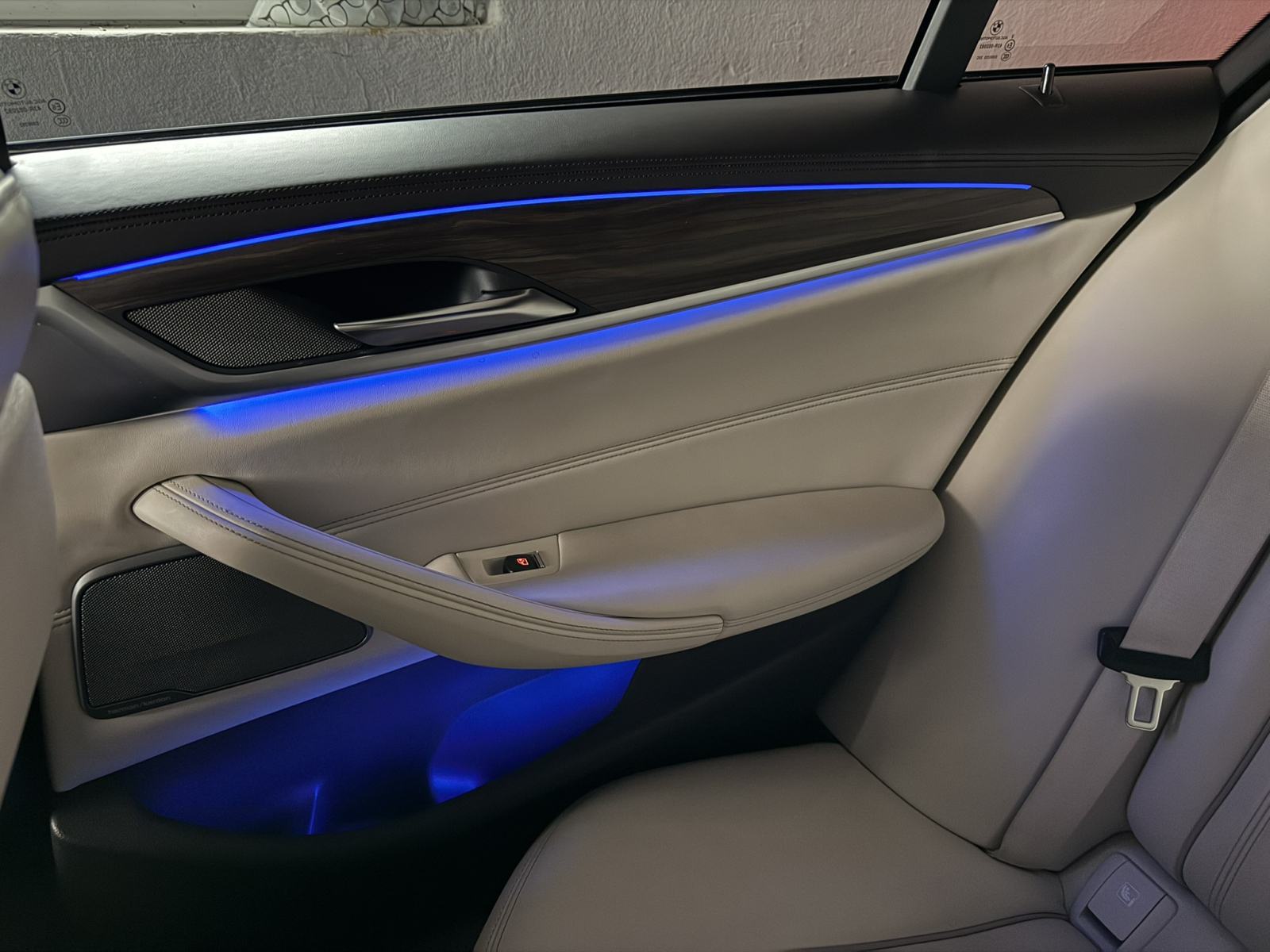BMW 530xDrive M Individual | Merino | HUD | Webasto | HK | Šiber, fotografija 17