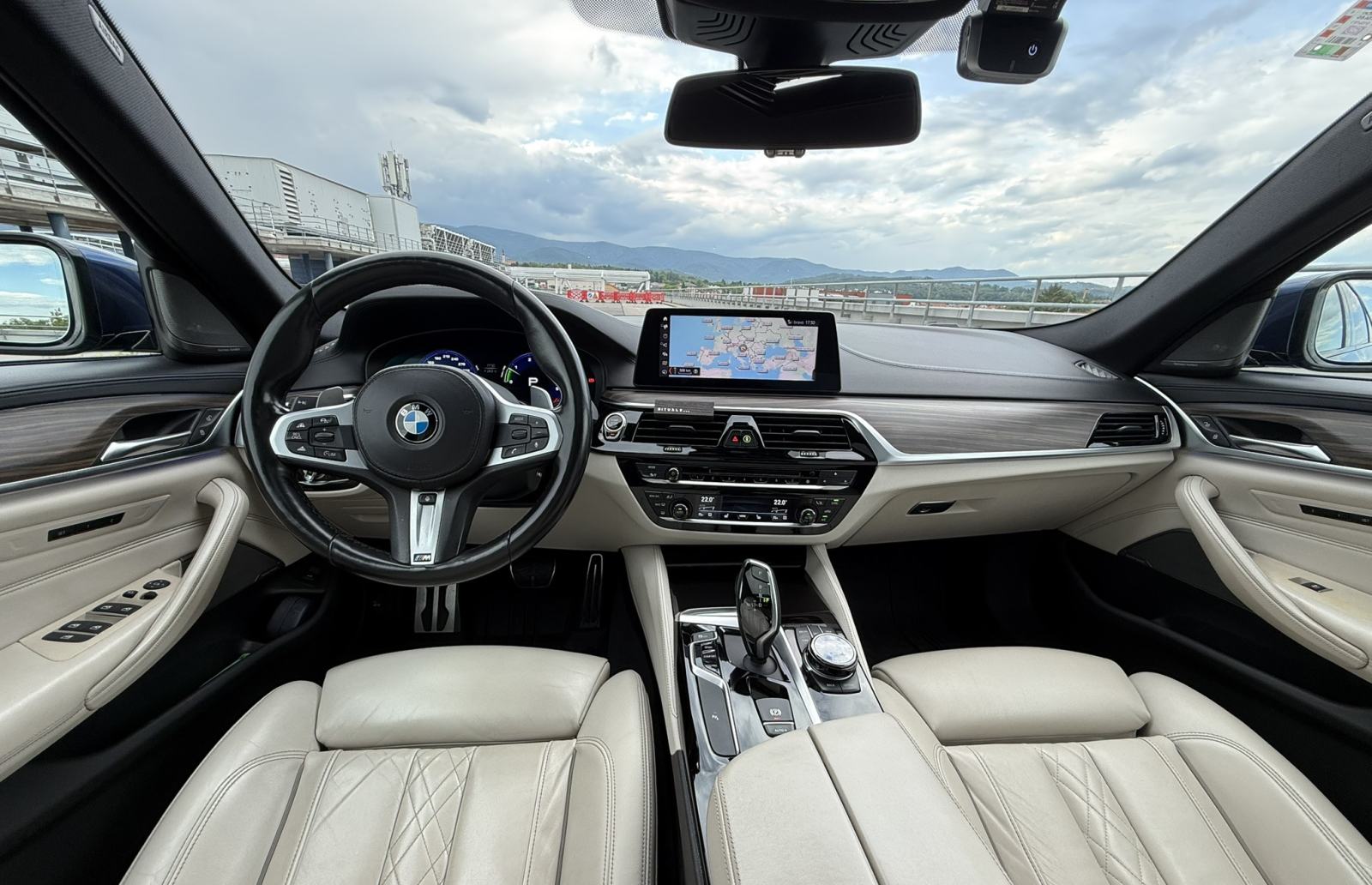 BMW 530xDrive M Individual | Merino | HUD | Webasto | HK | Šiber, fotografija 12