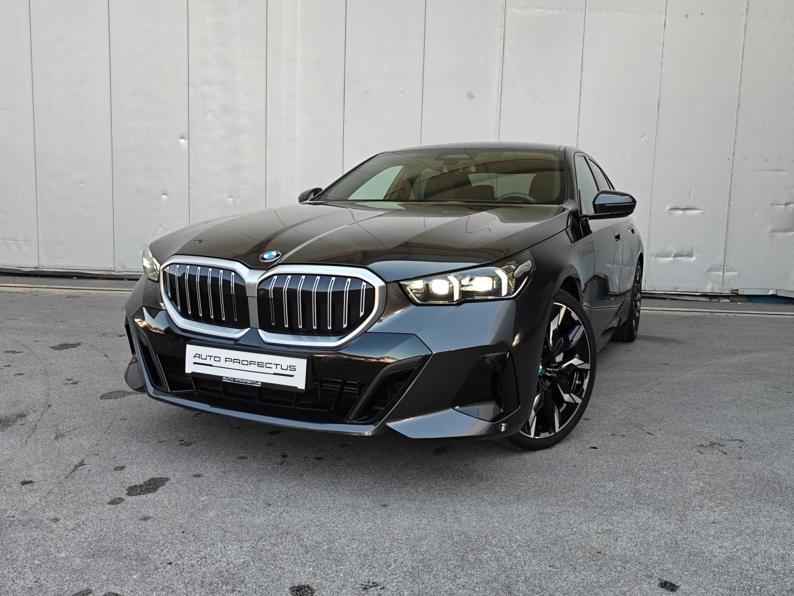 BMW 540d xDrive M Sport, 360° kamera, Bowers & Wilkins, fotografija 1