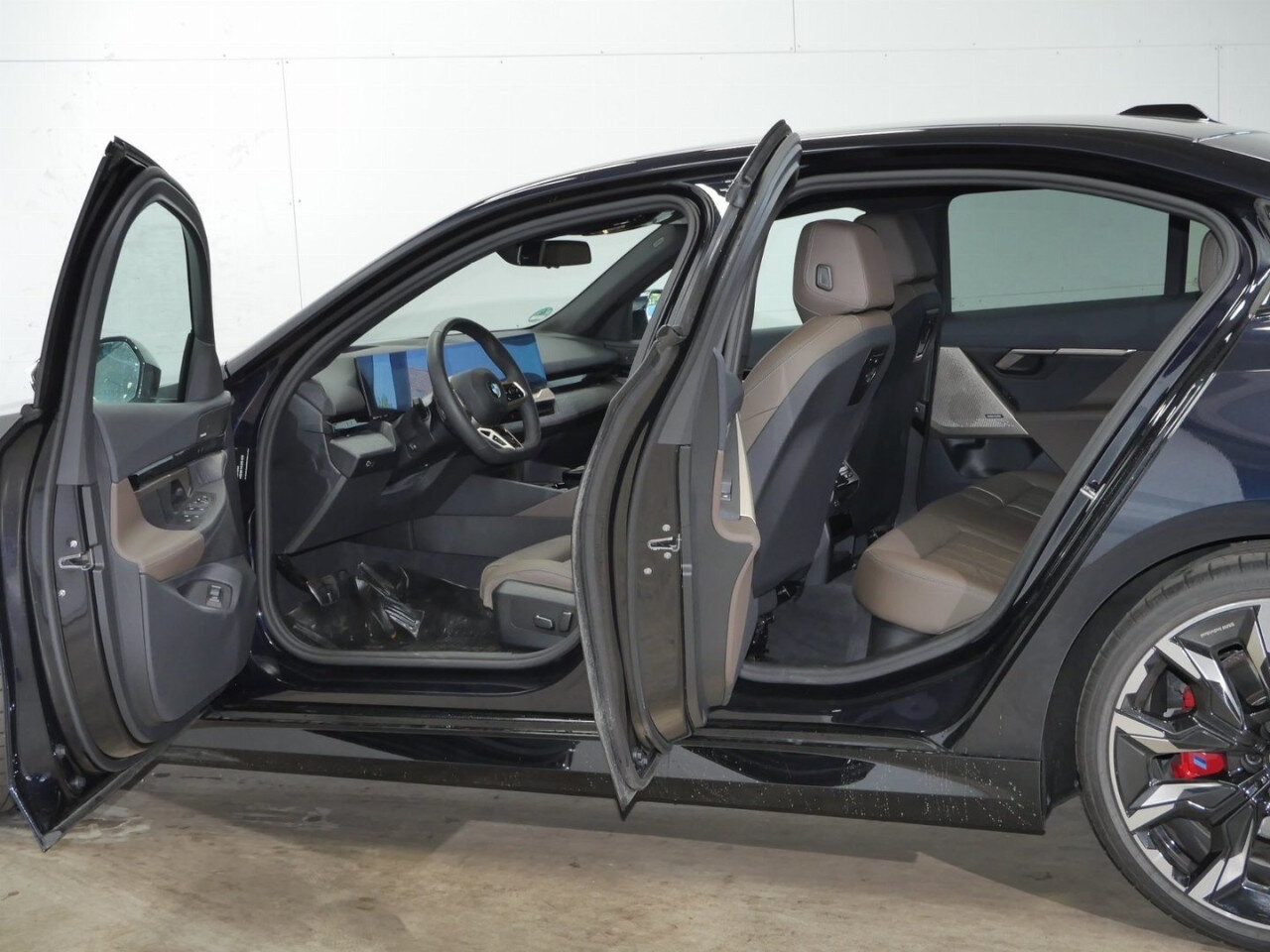 BMW 540xd,M Sport Pro,alu21,Harman K,hladnje sjedala,travel paket pdv, fotografija 7