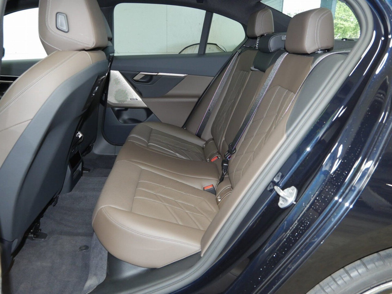 BMW 540xd,M Sport Pro,alu21,Harman K,hladnje sjedala,travel paket pdv, fotografija 8