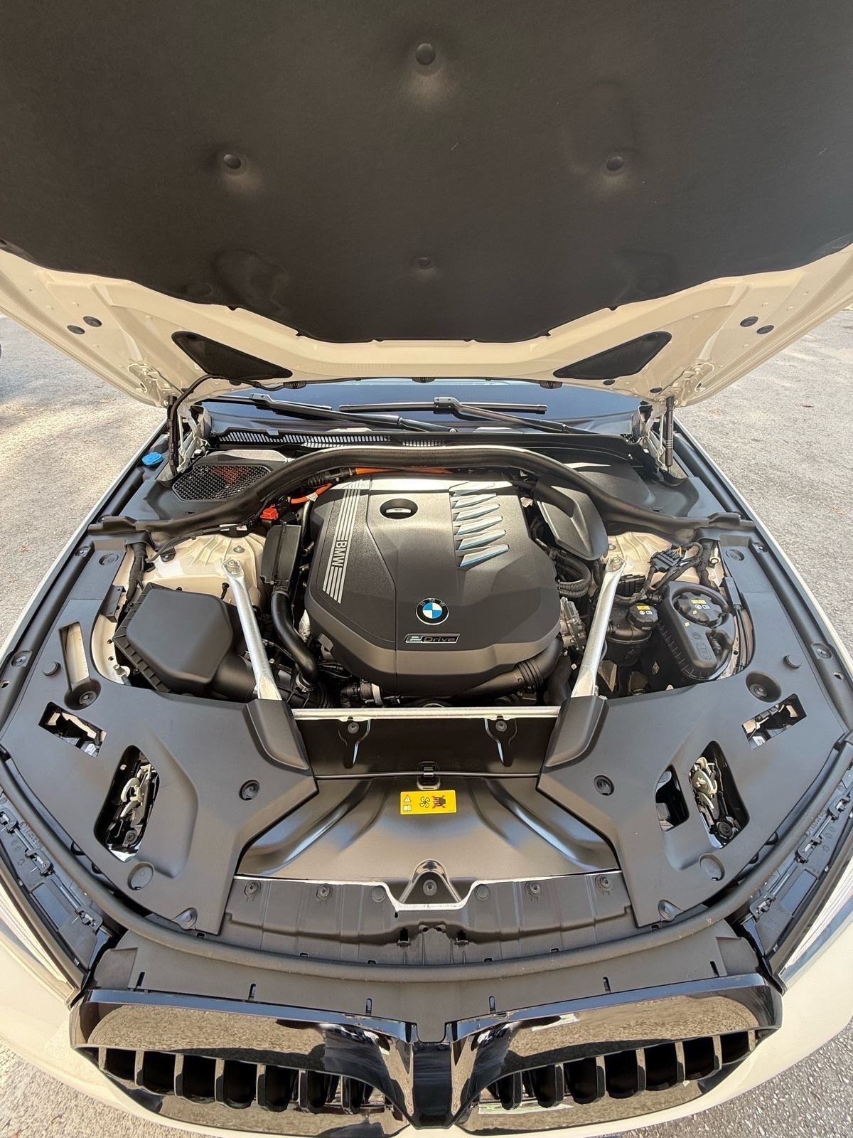 BMW 545e - xDrive- 2022g - 394ks - M paket, fotografija 12