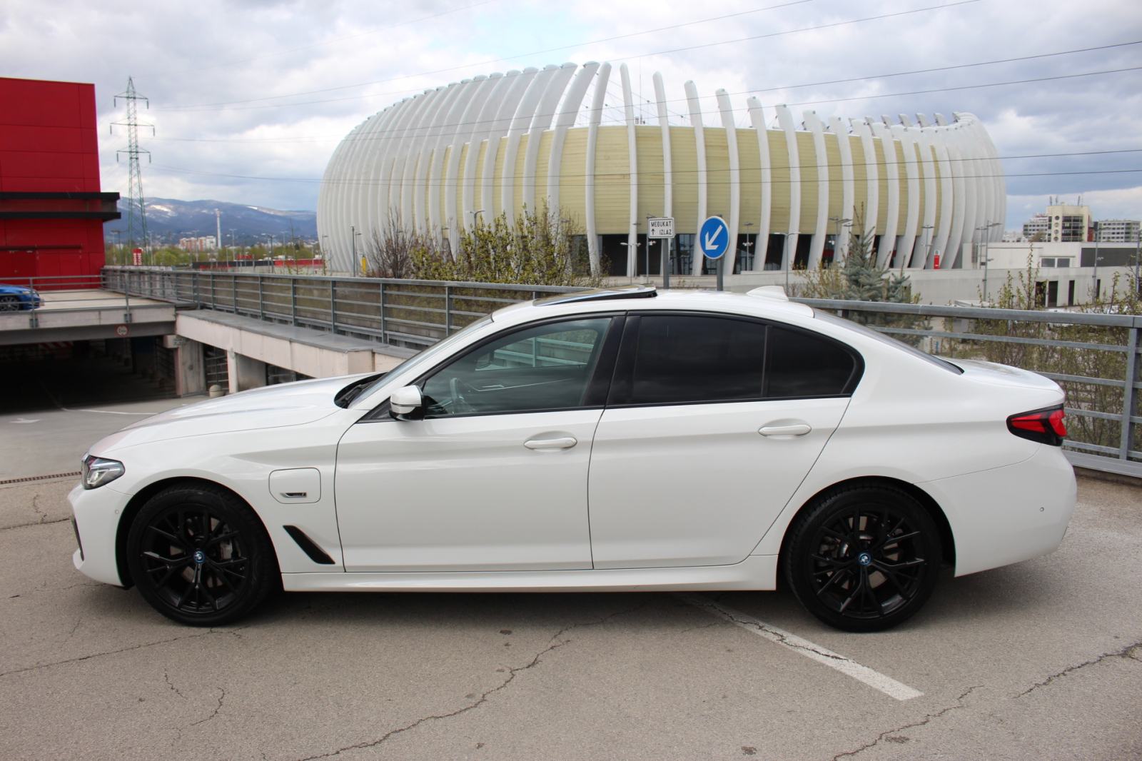 BMW 545e xDrive M Sport Edition•Laser svjetla•Koža•Head up•Šiber•PDV, fotografija 6