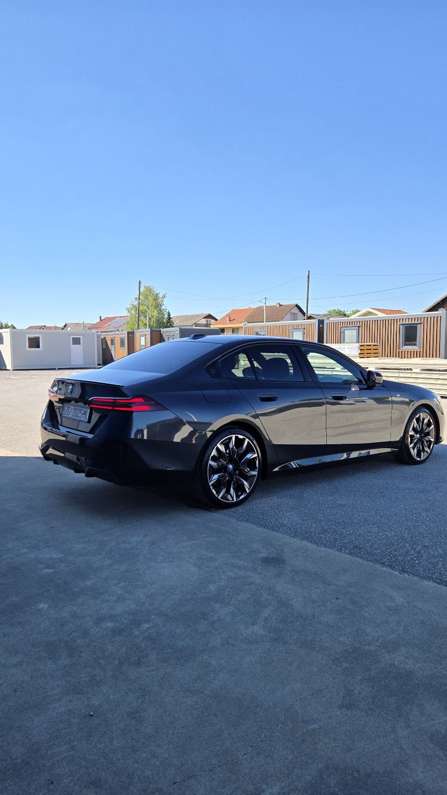 BMW 550xdrive 2024 Msport PRO 500ks 50tkm, pogled izvana - slika 3