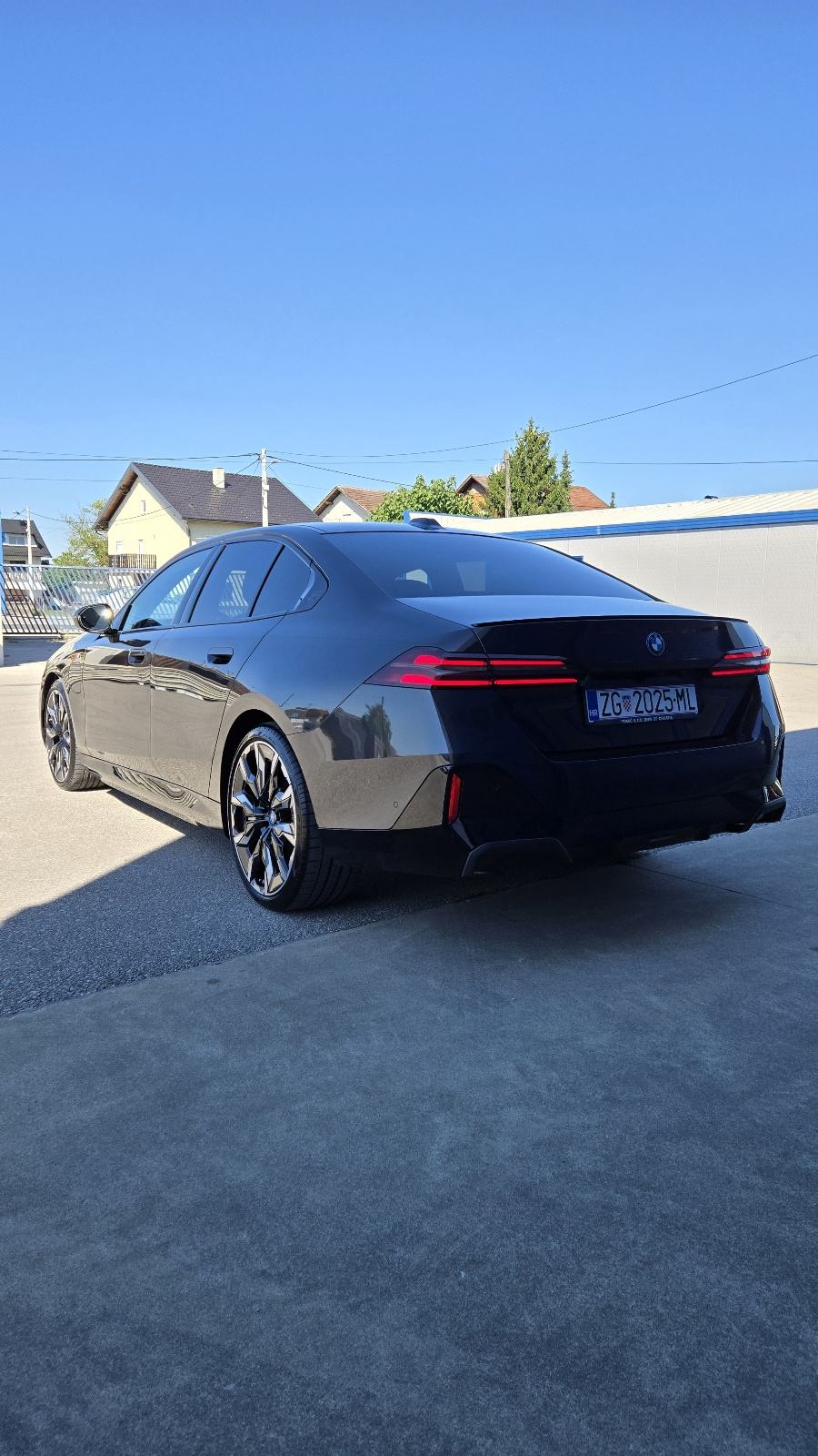 BMW 550xdrive 2024 Msport PRO 500ks 50tkm, pogled izvana - slika 4