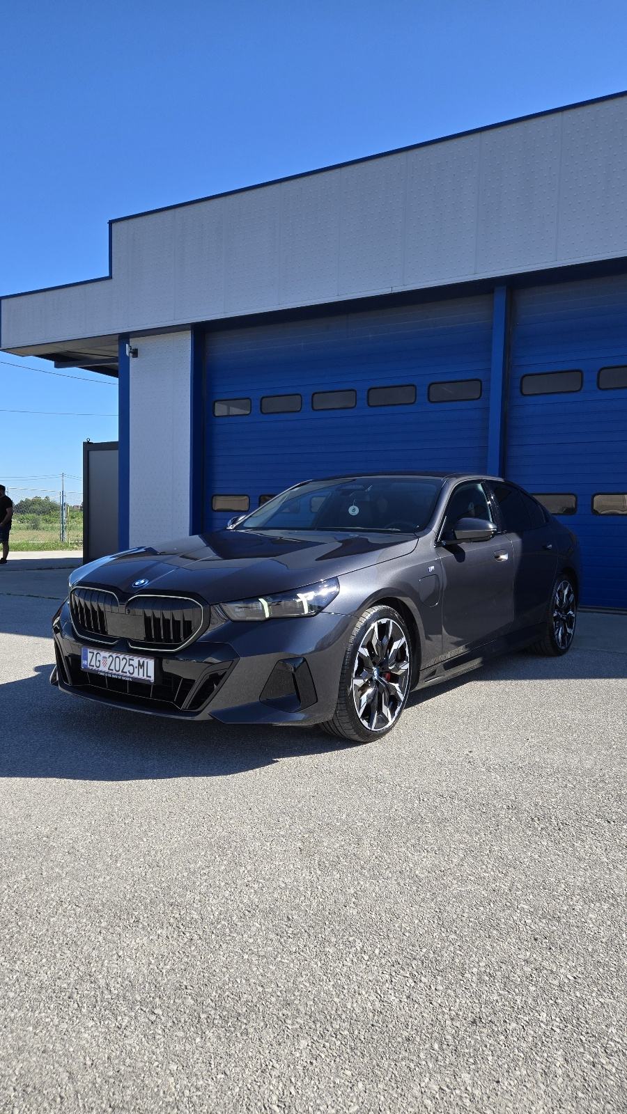 BMW 550xdrive 2024 Msport PRO 500ks 50tkm, pogled izvana - slika 2