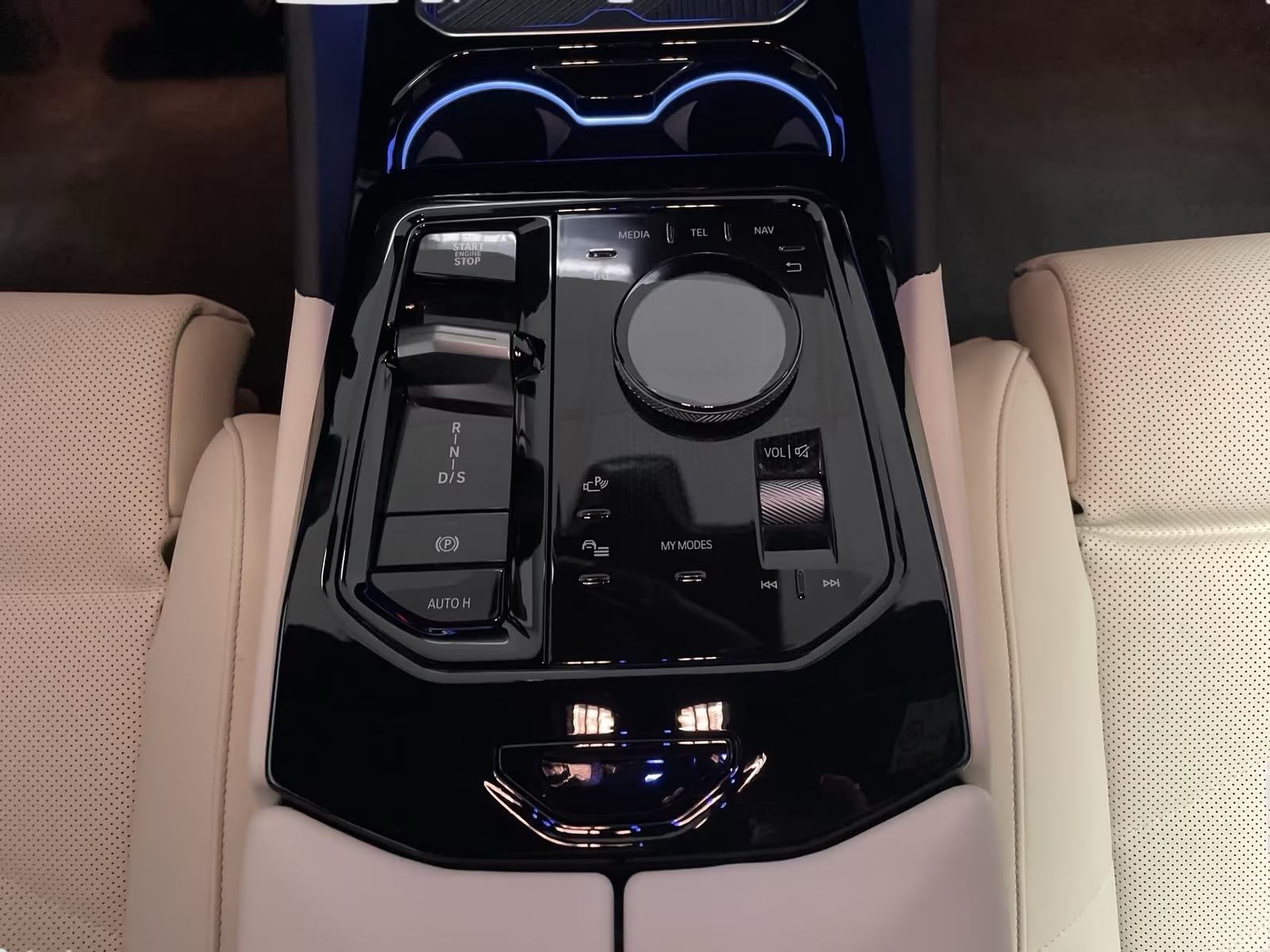 BMW 550e xDrive M-Sport Pro,hladenje sjedala,alu21,full oprema,pdv, fotografija 11