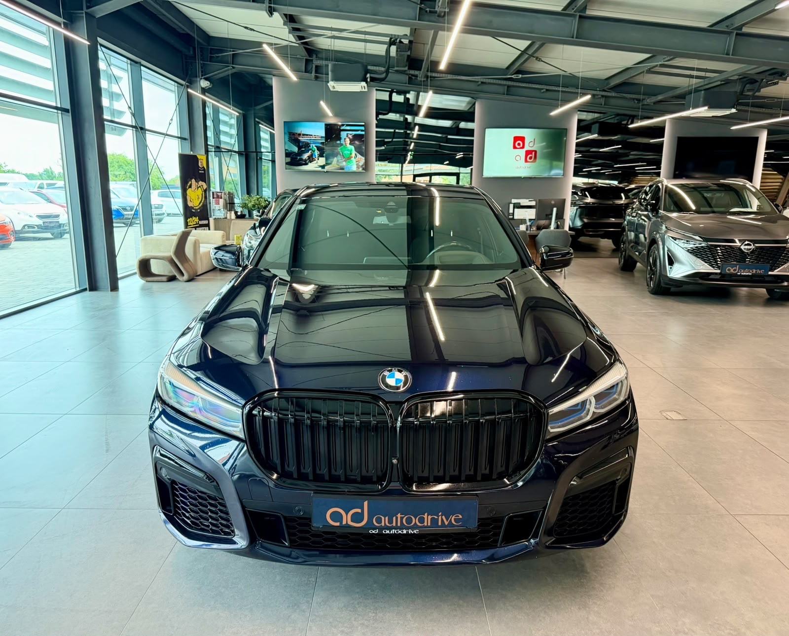 BMW 730d xDrive M-PAKET • LASER • ALU20 • KAM 360 • H&K • HEAD UP, 2021 god., pogled izvana - slika 3