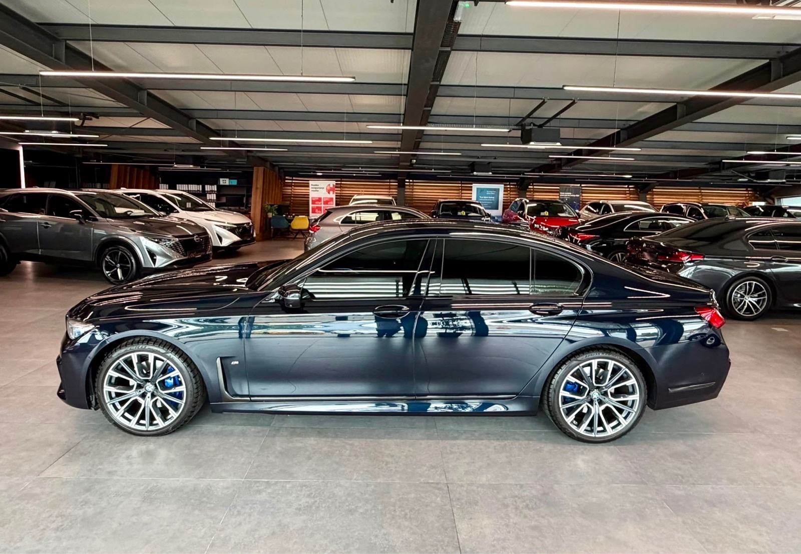BMW 730d xDrive M-PAKET • LASER • ALU20 • KAM 360 • H&K • HEAD UP, 2021 god., pogled izvana - slika 4
