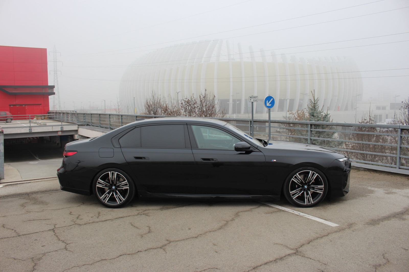 BMW 740xDrive•DOSTUPNO ODMAH•Executive Lounge•Theater Screen•PDV•New 7, fotografija 9