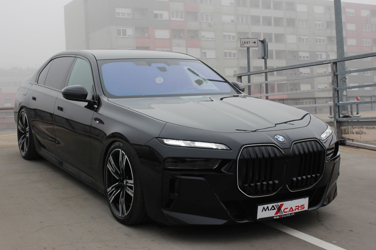 BMW 740xDrive•DOSTUPNO ODMAH•Executive Lounge•Theater Screen•PDV•New 7, fotografija 12