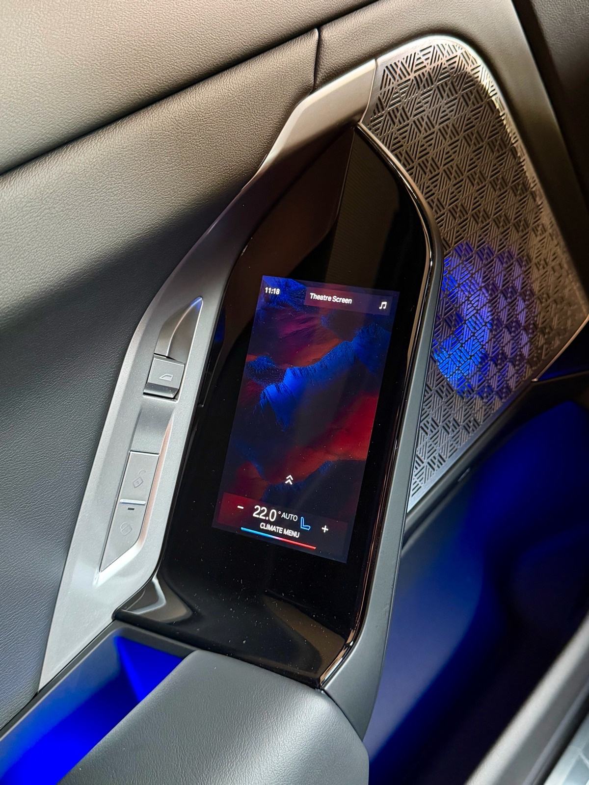 BMW 750e Xd,M Performance,Iconic Glow,TheatreTV,Panorama,B&W,Softclose, fotografija 13