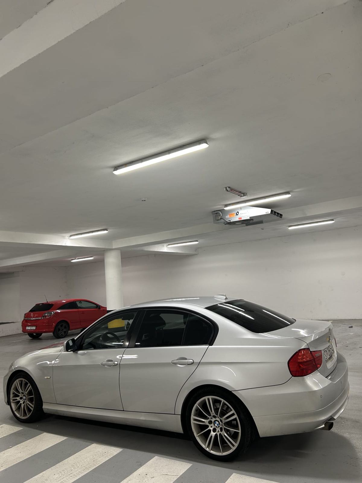 BMW e90 AUTOMATIK, fotografija 3