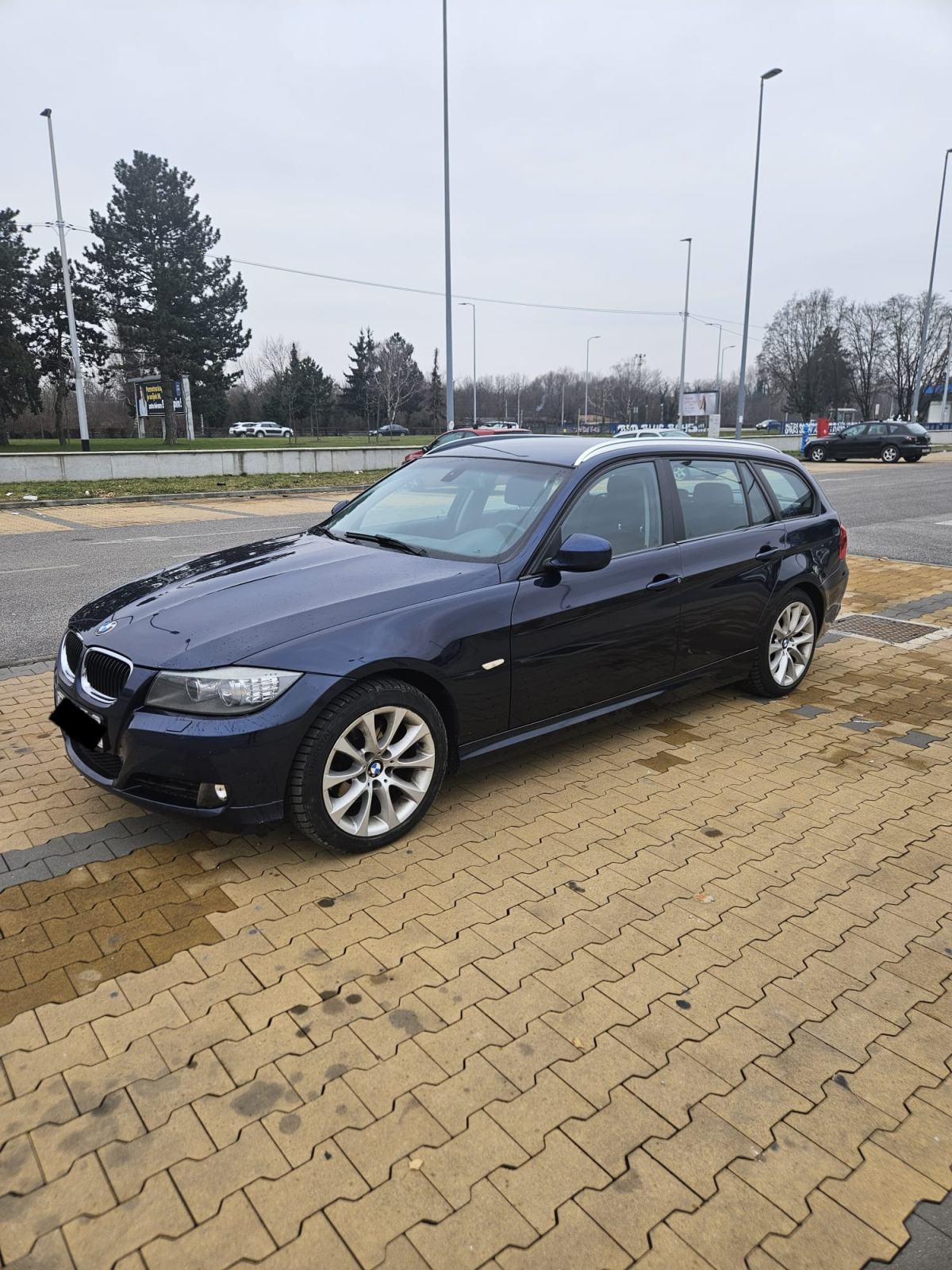 SNIŽENO!!! BMW E91 318d 2012 – UPRAVO REGAN, VELIKI SERVIS NAPRAVLJEN!, fotografija 4