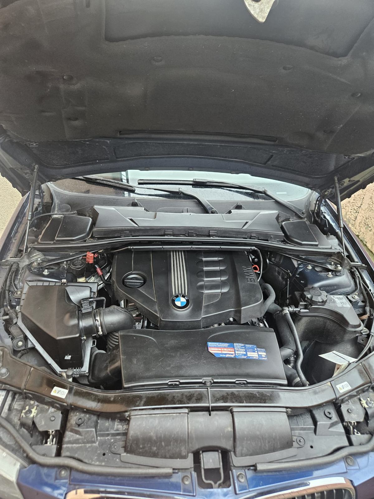 SNIŽENO!!! BMW E91 318d 2012 – UPRAVO REGAN, VELIKI SERVIS NAPRAVLJEN!, fotografija 12