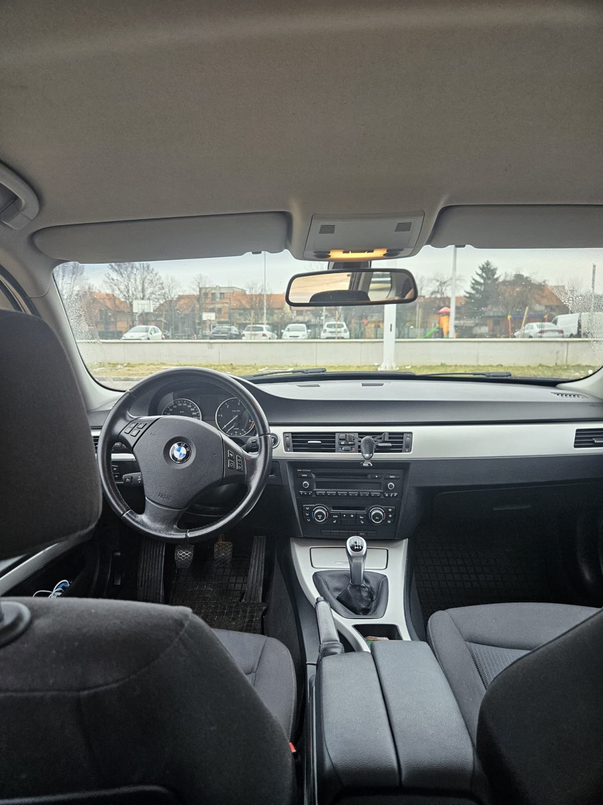 SNIŽENO!!! BMW E91 318d 2012 – UPRAVO REGAN, VELIKI SERVIS NAPRAVLJEN!, fotografija 9