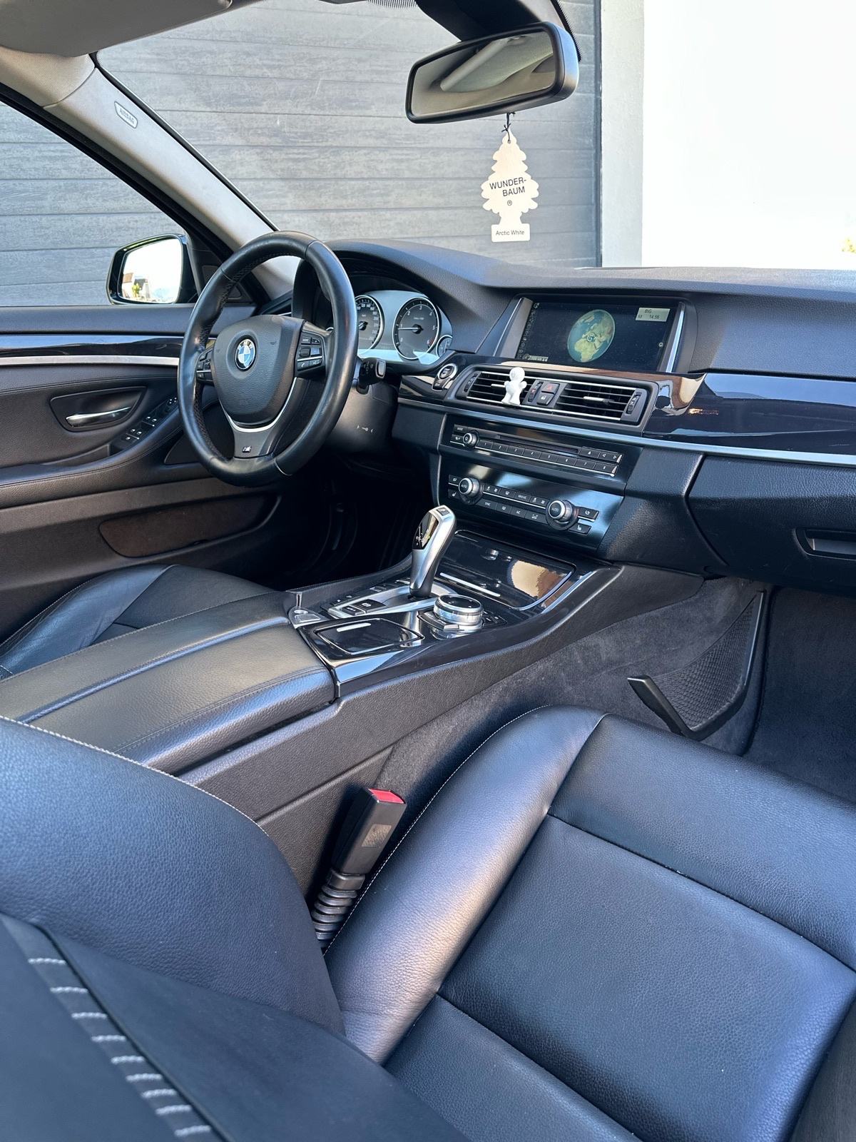 BMW F10 520D X Drive LCI Modern line, fotografija 17