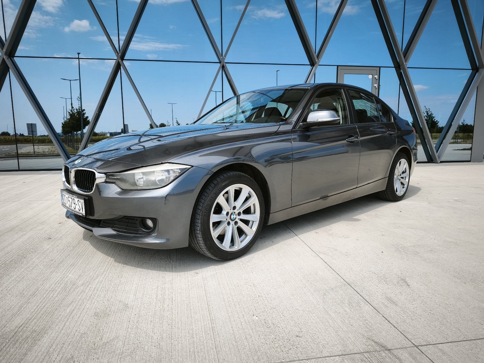BMW F30 316D 85KW 2013 REG. 7/2027, fotografija 2