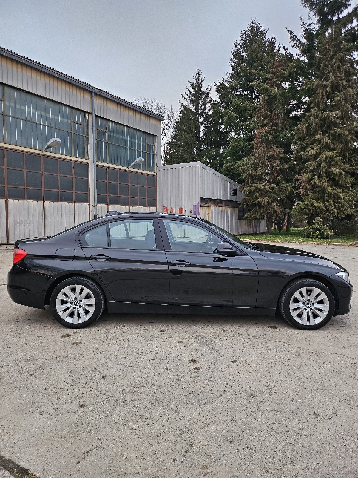 BMW f30 // 318d // 2013g // reg 07.27 // moguce zamjene, fotografija 5