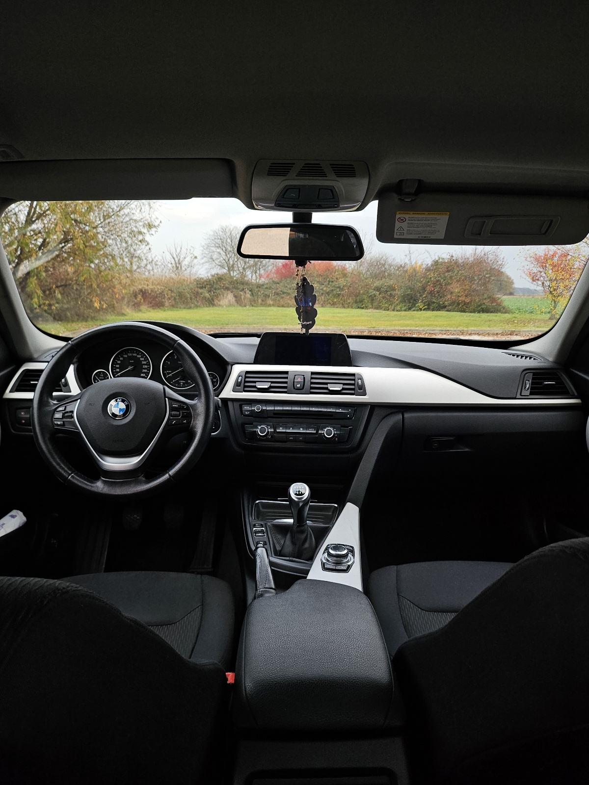 BMW f30 // 318d // 2013g // reg 07.27 // moguce zamjene, fotografija 7