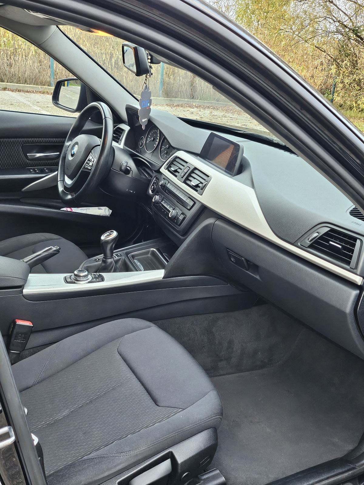 BMW f30 // 318d // 2013g // reg 07.27 // moguce zamjene, fotografija 9