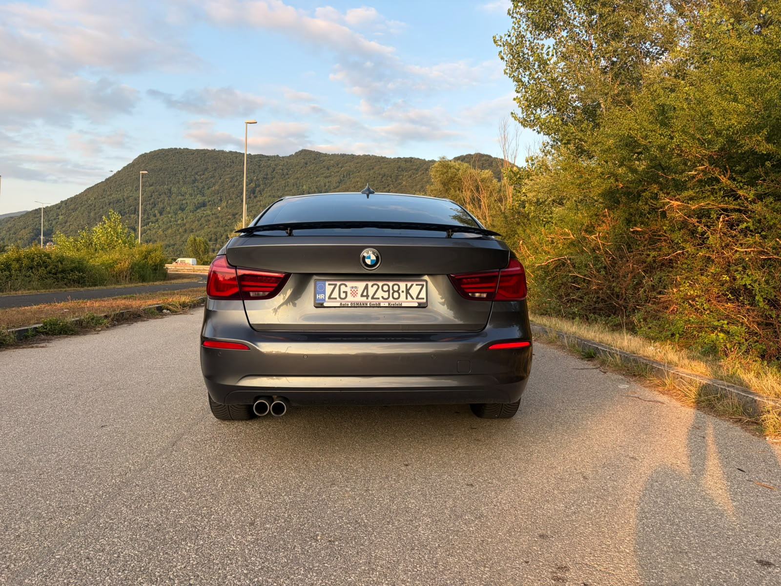 BMW 320d GT Servisna, HUD, Pano, M ovjes, LED, REG 7/27 -TOP PRIMJERAK, pogled izvana - slika 4