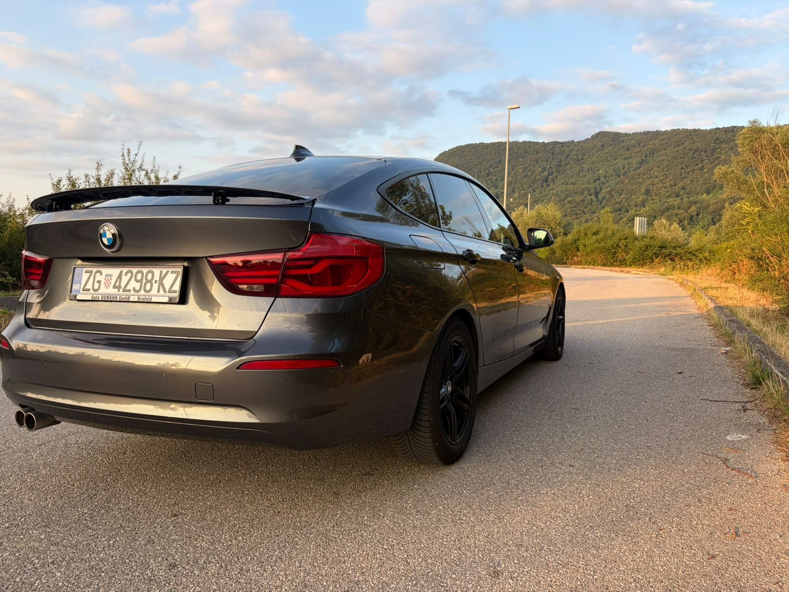 BMW 320d GT Servisna, HUD, Pano, M ovjes, LED, REG 7/27 -TOP PRIMJERAK, pogled izvana - slika 1