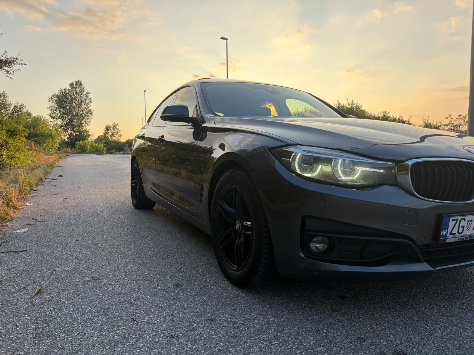 BMW 320d GT Servisna, HUD, Pano, M ovjes, LED, REG 7/27 -TOP PRIMJERAK, fotografija 17
